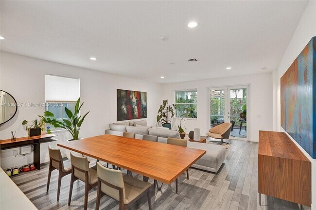 Building Photo - 1725 Winterberry Ln