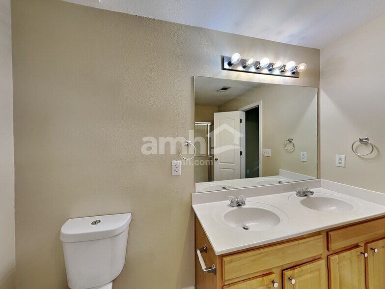 Building Photo - 6483 Grand Hickory Dr