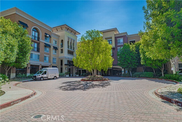Building Photo - 24595 Town Center Dr