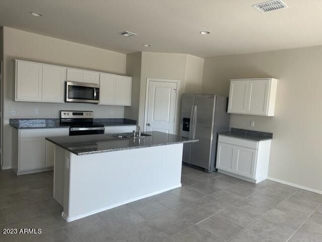 Building Photo - 3539 Encanto St