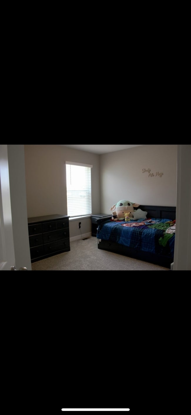 Building Photo - 11624 Pineridge Way N