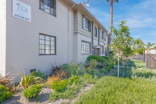 Building Photo - 4316 Santa Rosalia Dr