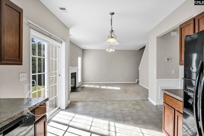 Building Photo - 211 Pinebluff Ct