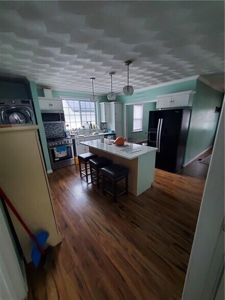 Building Photo - 75 Naples Ave