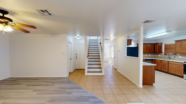 Building Photo - PRICE IMPROVEMENT IN WHITE ROCK $1,995!!!!