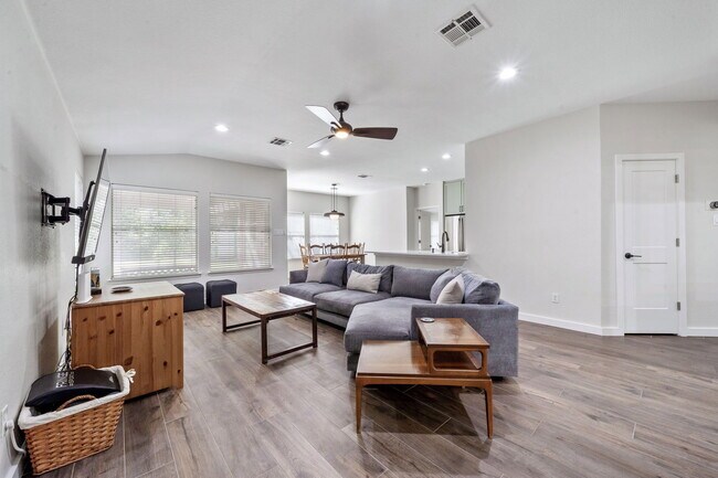Building Photo - 8809 Corran Ferry Dr