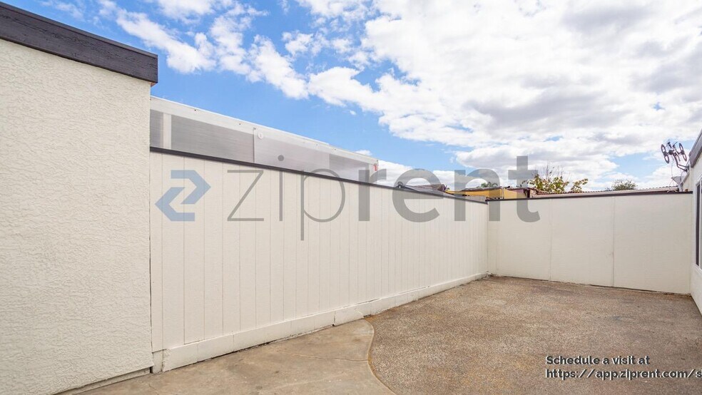 Building Photo - 1388 Taka Ct