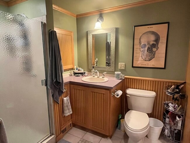 Master bath attached to master bedroom - 17221 SE Oatfield Rd