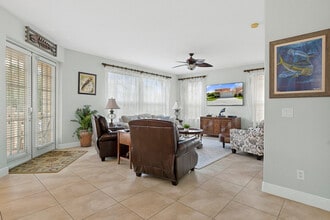 Building Photo - 4 Waterside St