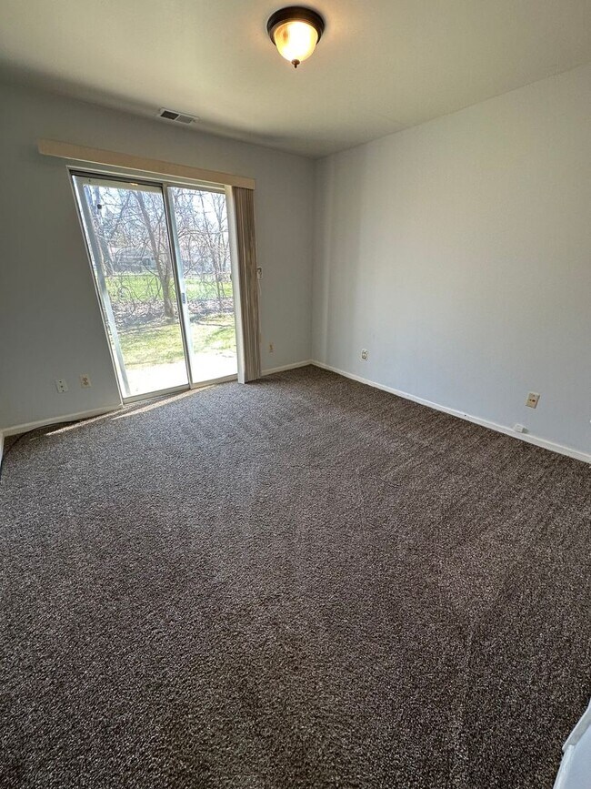 Building Photo - Adorable Condo for Rent in Warren