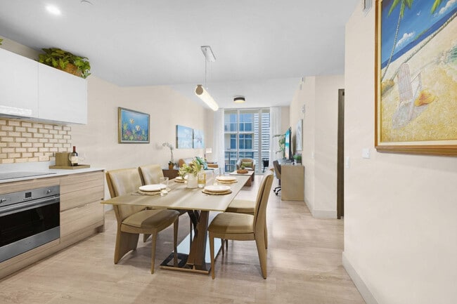 Building Photo - 777 N Ocean Dr