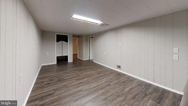 Building Photo - 1107 Hickory St
