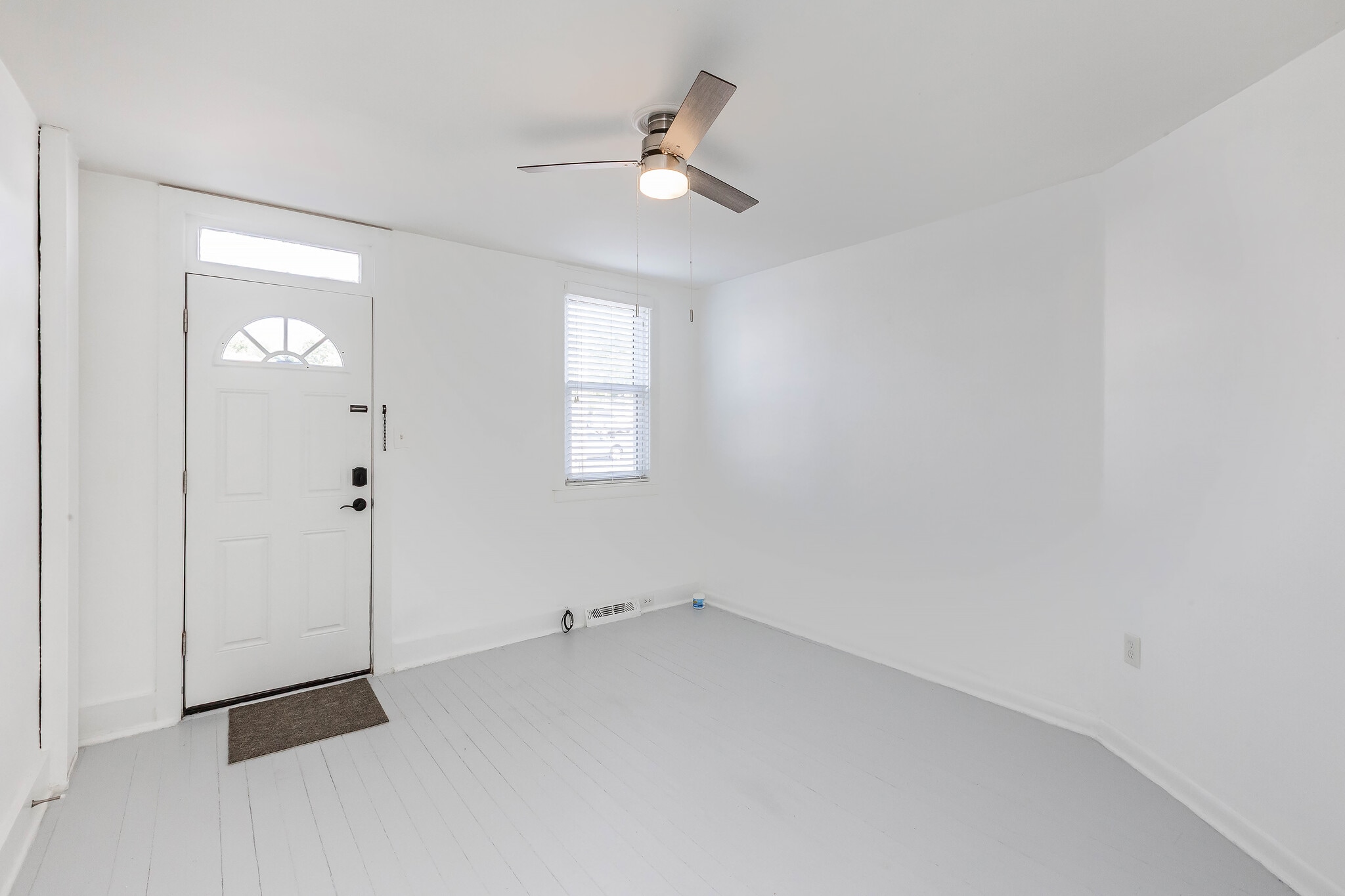 Building Photo - 19 Degrange St