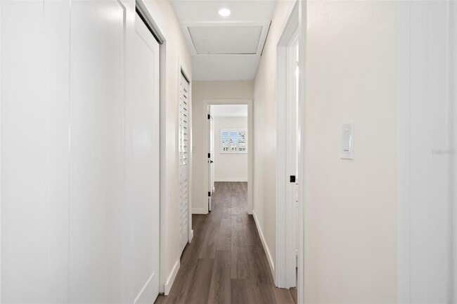 Building Photo - 662 Villa Grande Ave S