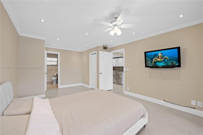 Building Photo - 329 SE 3rd St