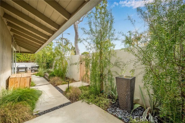 Building Photo - 1800 Glenwood Ln