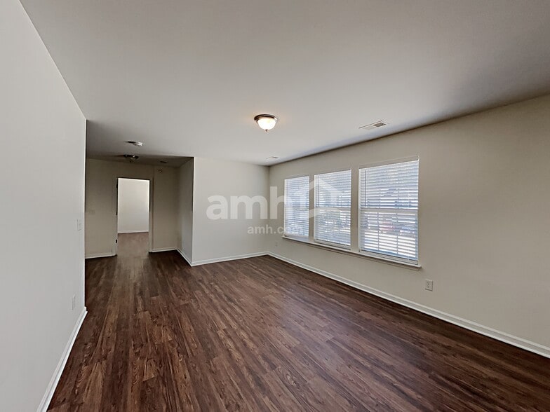 Building Photo - 9015 Goldfields Dr