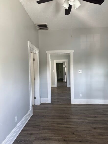 Entry/Living area - 178 E Sixth St