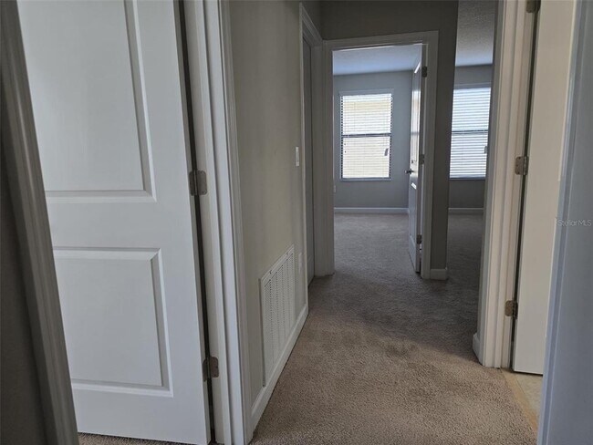 Building Photo - 4335 Mount Bandon Dr