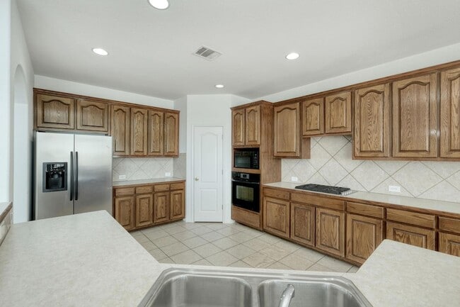 Building Photo - 2403 Vestavia Ridge Ln
