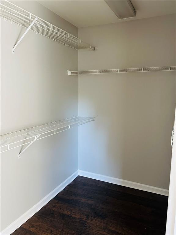 Building Photo - 2020 Bentwood Ct