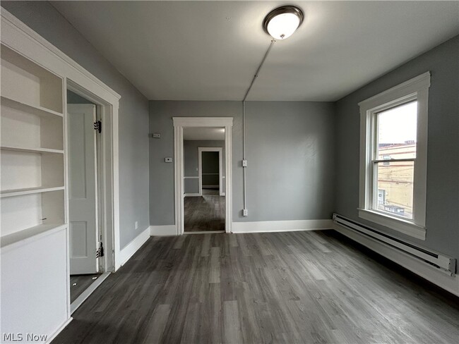 Building Photo - 3512 Henritze Ave