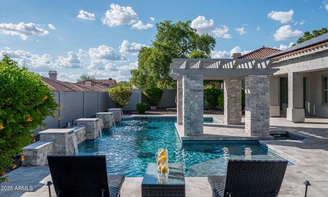 Building Photo - 1705 W Parnell Dr