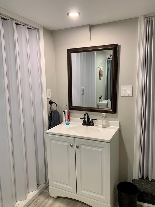 Building Photo - 228 S Madison St