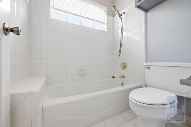 Building Photo - 41 Stillmeadow