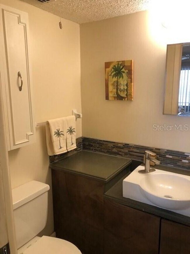 Building Photo - AVAILABLE OFF SEASON FOR $1,800/MO