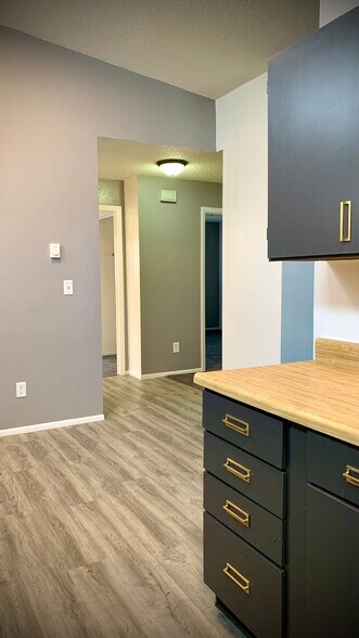 Building Photo - 961 E 23rd St