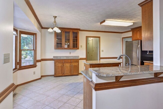 Building Photo - 411 Willards Way