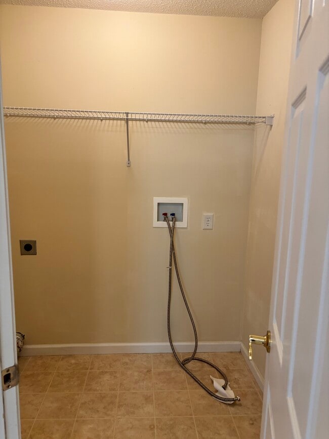 Building Photo - 39 B Jacobs Way Lane-