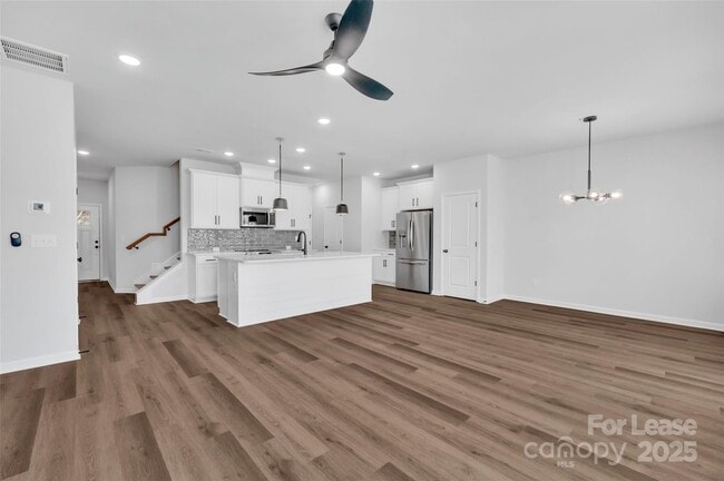 Building Photo - 153 Halite Ln