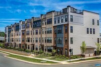 Building Photo - 816 Wesley Ln