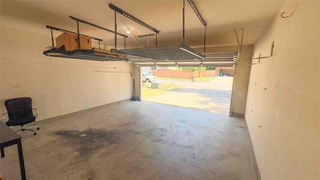 Building Photo - 709 Rusk Rd