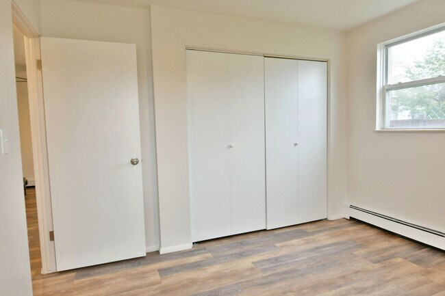 Building Photo - Joslynn Properties LLC-560