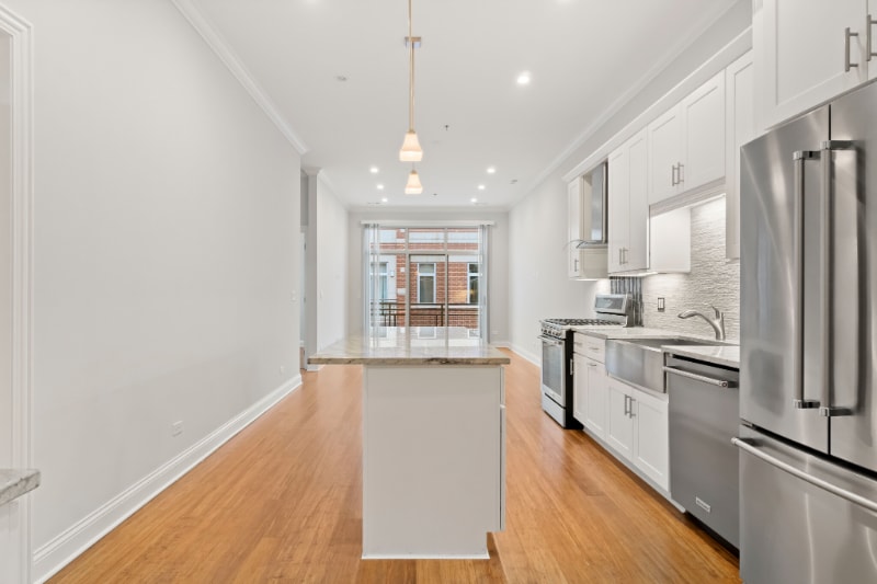 Building Photo - 1039 W Rundell Pl