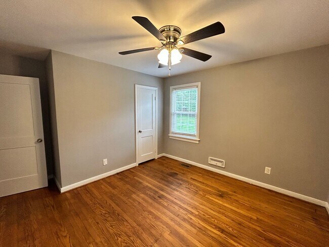 Building Photo - 1124 Bridle Ln