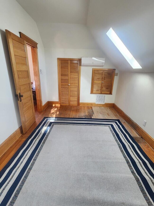 Building Photo - 820 Arno St SE