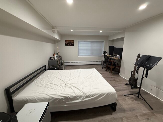 Building Photo - 44 Rolling Ln