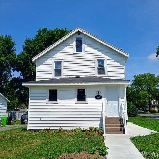 Primary Photo - 200 Garden City Dr