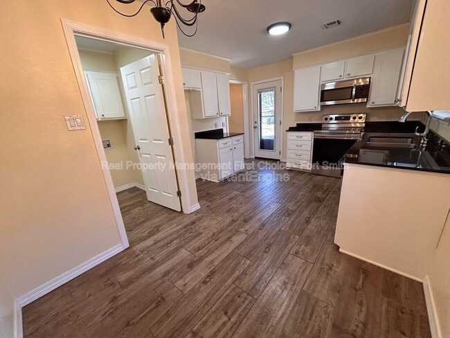 Building Photo - 3200 S 56th St