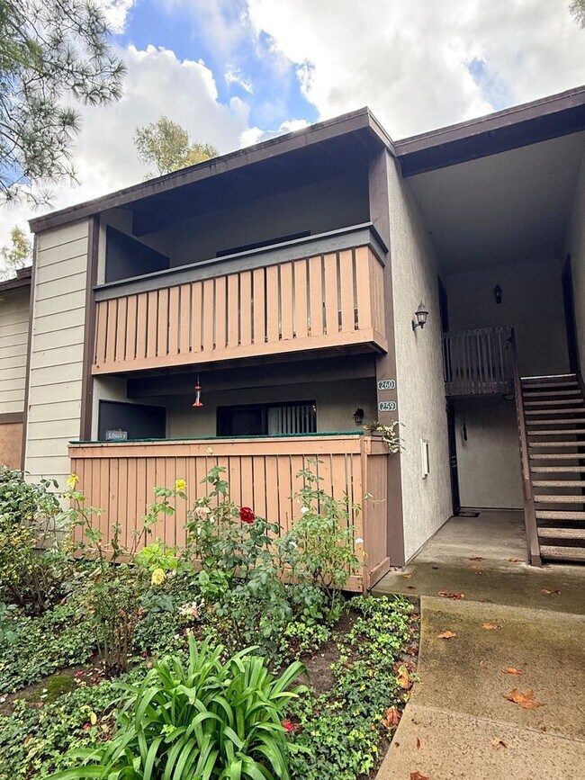 Building Photo - Pheasant Creek Condo 2 Bed | 2 Bath | Upper Unit w/ Vaulted Ceiling & Private Garage!