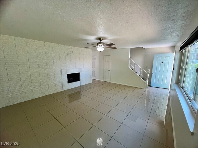 Building Photo - 109 Greenbriar Townhouse Way