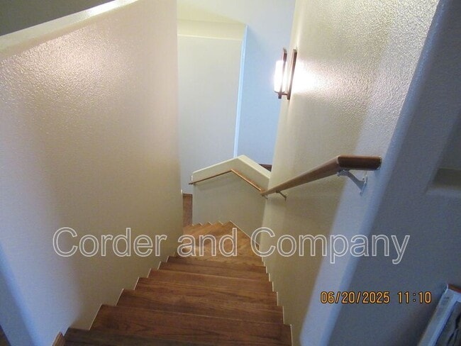 Building Photo - 819 Tumulus Dr NW