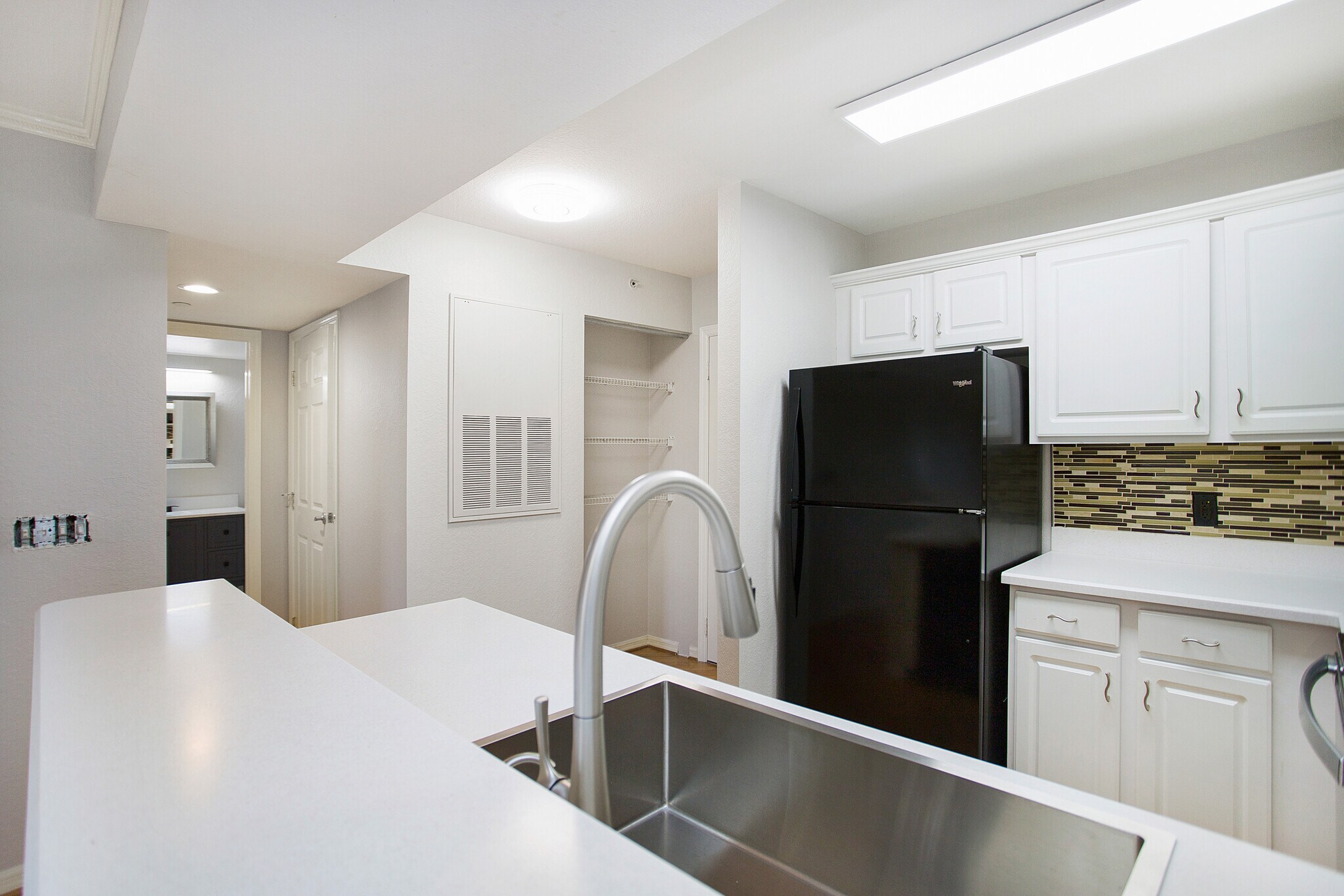 Building Photo - 8271 Key Royal Cir