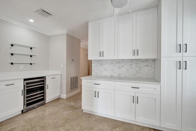 Building Photo - 1145 NE 12th Ave