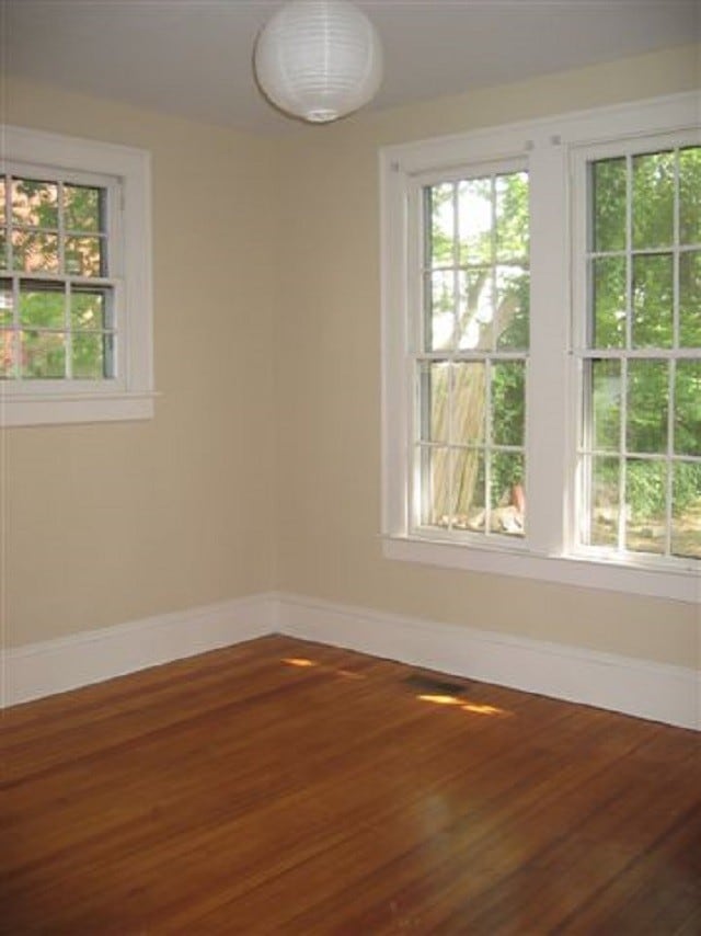 Building Photo - 208 E Franklin St