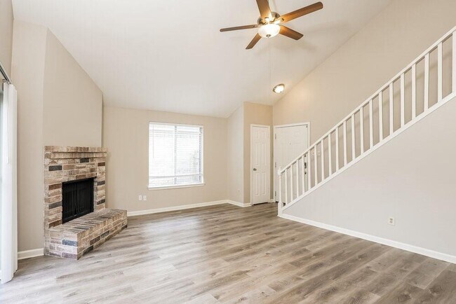 Building Photo - 5907 Beaconridge Dr